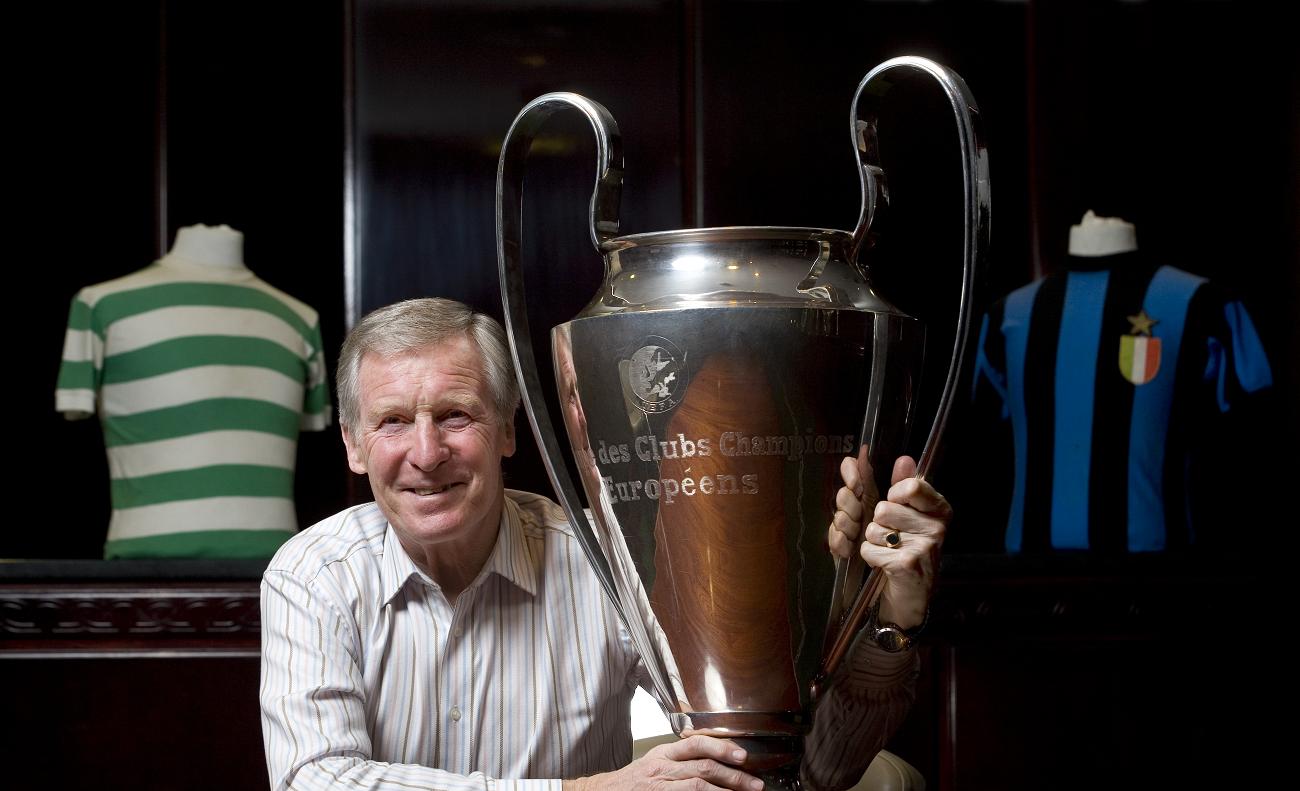 Billy Mcneill Statue Fitting Gesture to Caesar | The Celtic Footsoldiers